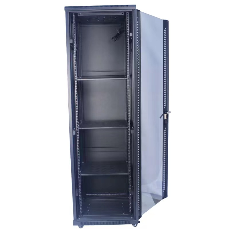 Může síťová skříň přidat nebo snížit vybavení podle skutečných potřeb?